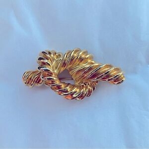Vintage Carolee Gold Textured Knot Bow Brooch